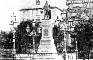 Segundo monumento a Morelos, ubicado en el Jardín Morelos, al poniente de Catedral.