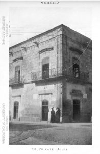 Esquina de las actuales calles de Galeana y Av. Madero Poniente.