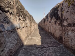 Cauce del Acueducto, agua e historias corren por su canal.