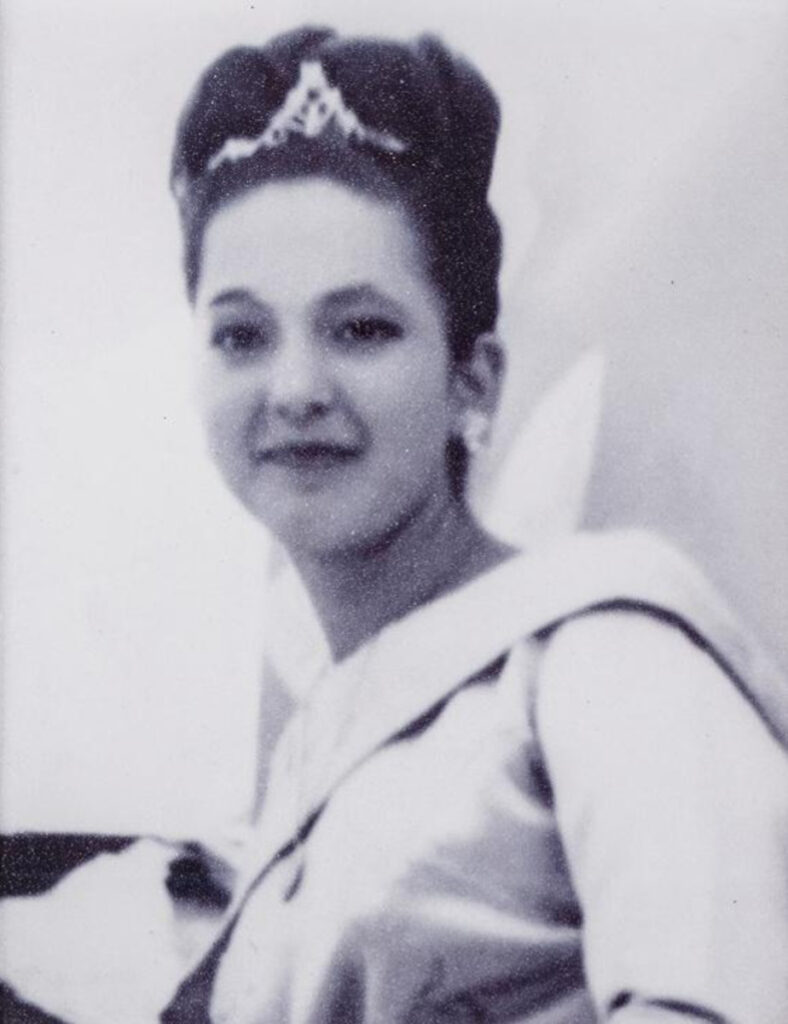 Dolores Mendez reina de 1966 [Archivo personal de Dolores Mendez]